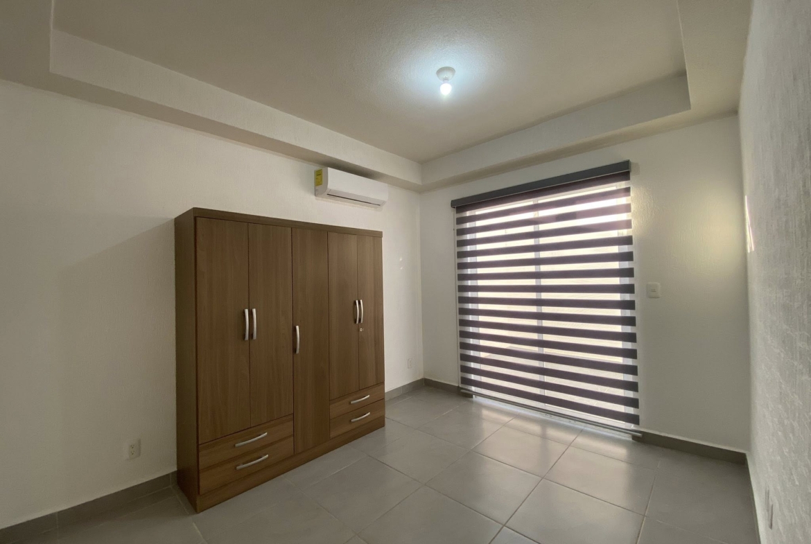 En renta departamento planta baja de 3 recamaras con amenidades en el poligono sur de cancún, en residencial izmal cancun.
