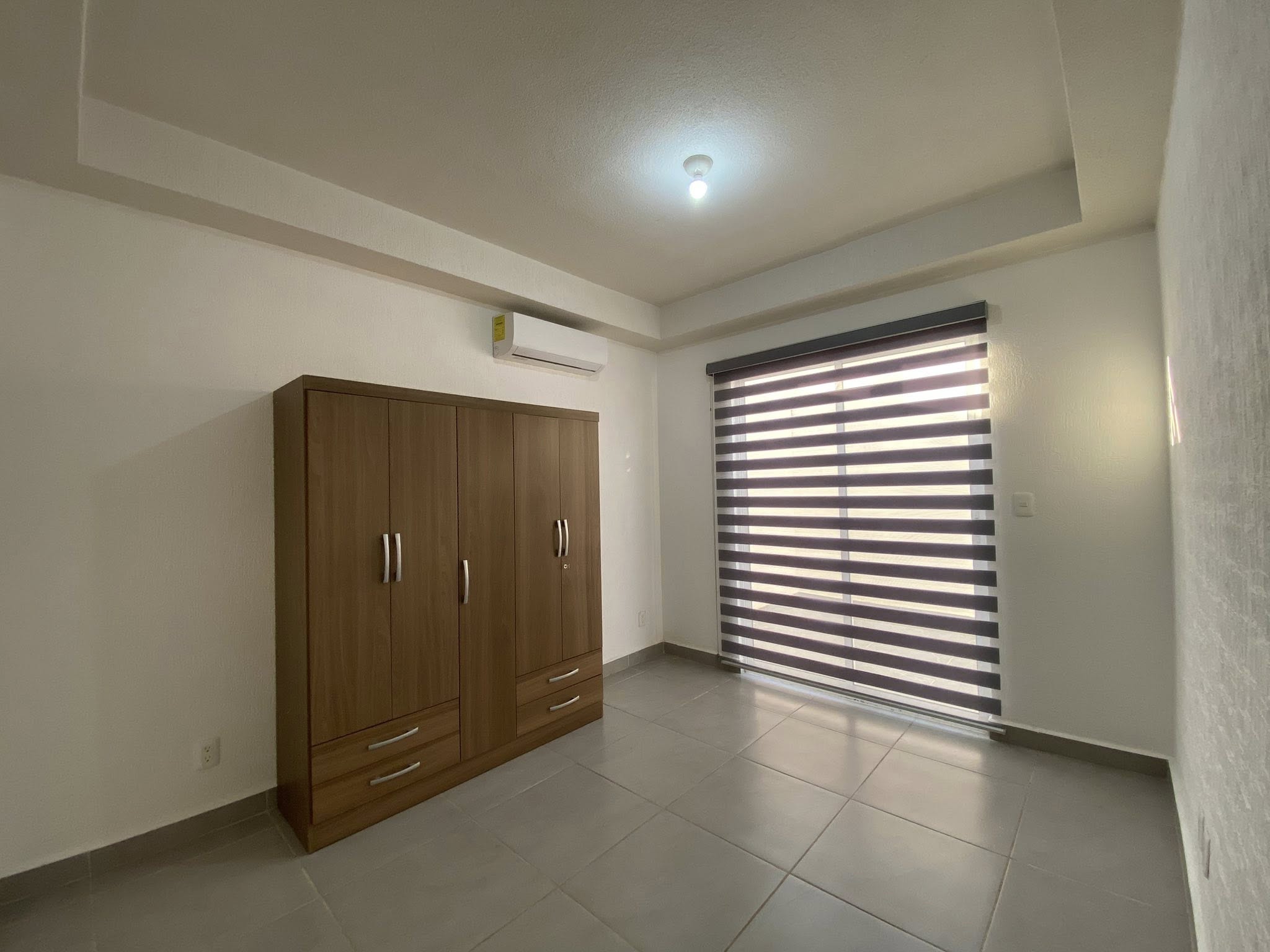 En renta departamento planta baja de 3 recamaras con amenidades en el poligono sur de cancún, en residencial izmal cancun.