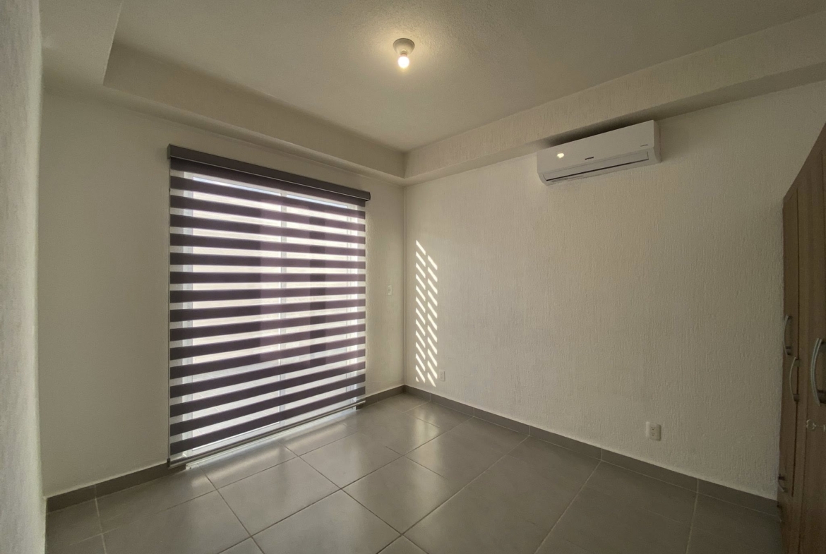 En renta departamento planta baja de 3 recamaras con amenidades en el poligono sur de cancún, en residencial izmal cancun.