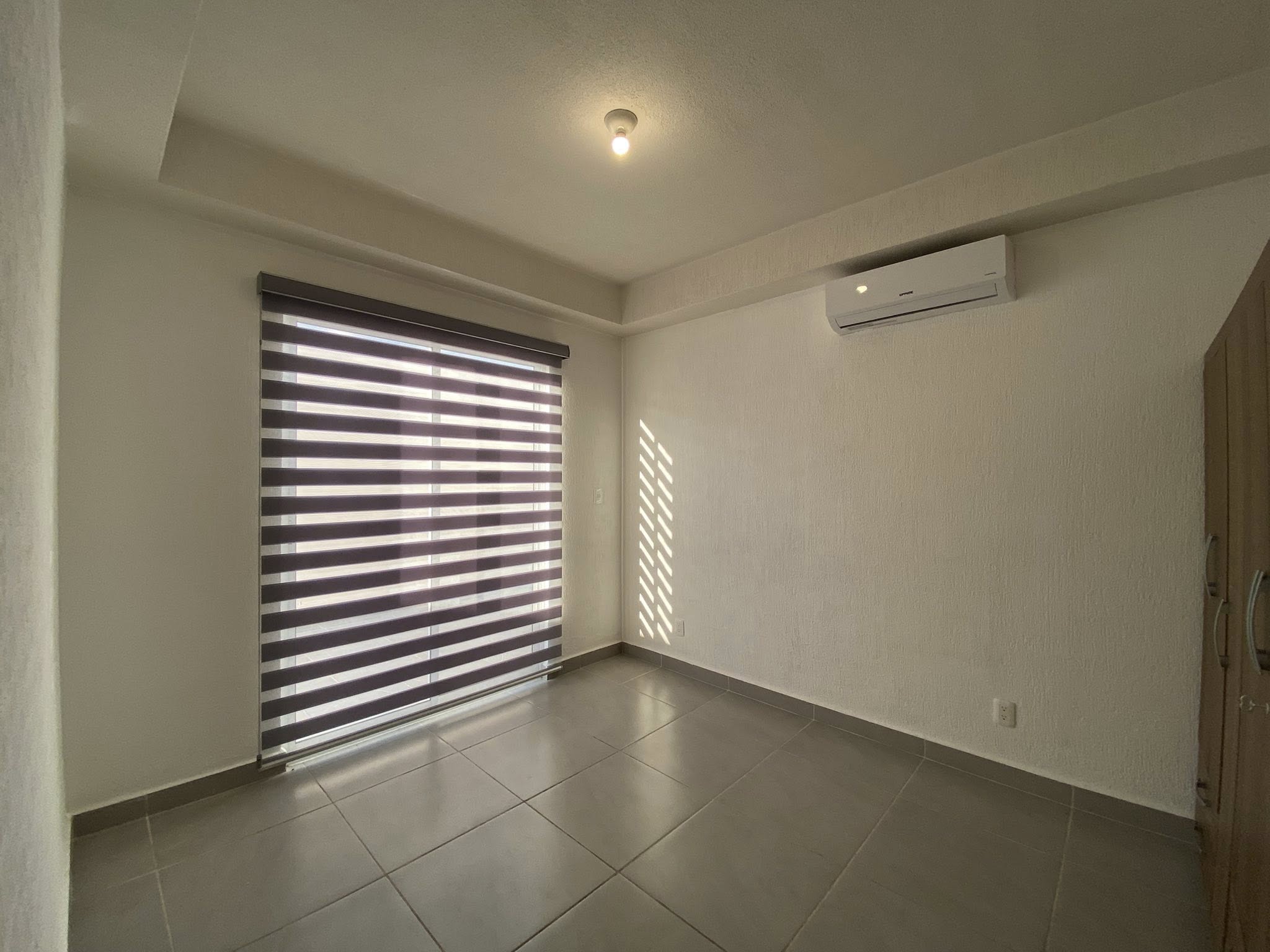 En renta departamento planta baja de 3 recamaras con amenidades en el poligono sur de cancún, en residencial izmal cancun.