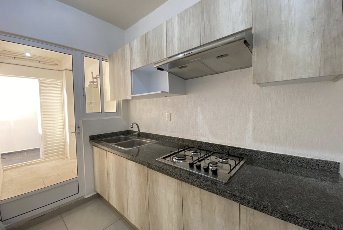 En renta departamento planta baja de 3 recamaras con amenidades en el poligono sur de cancún, en residencial izmal cancun.