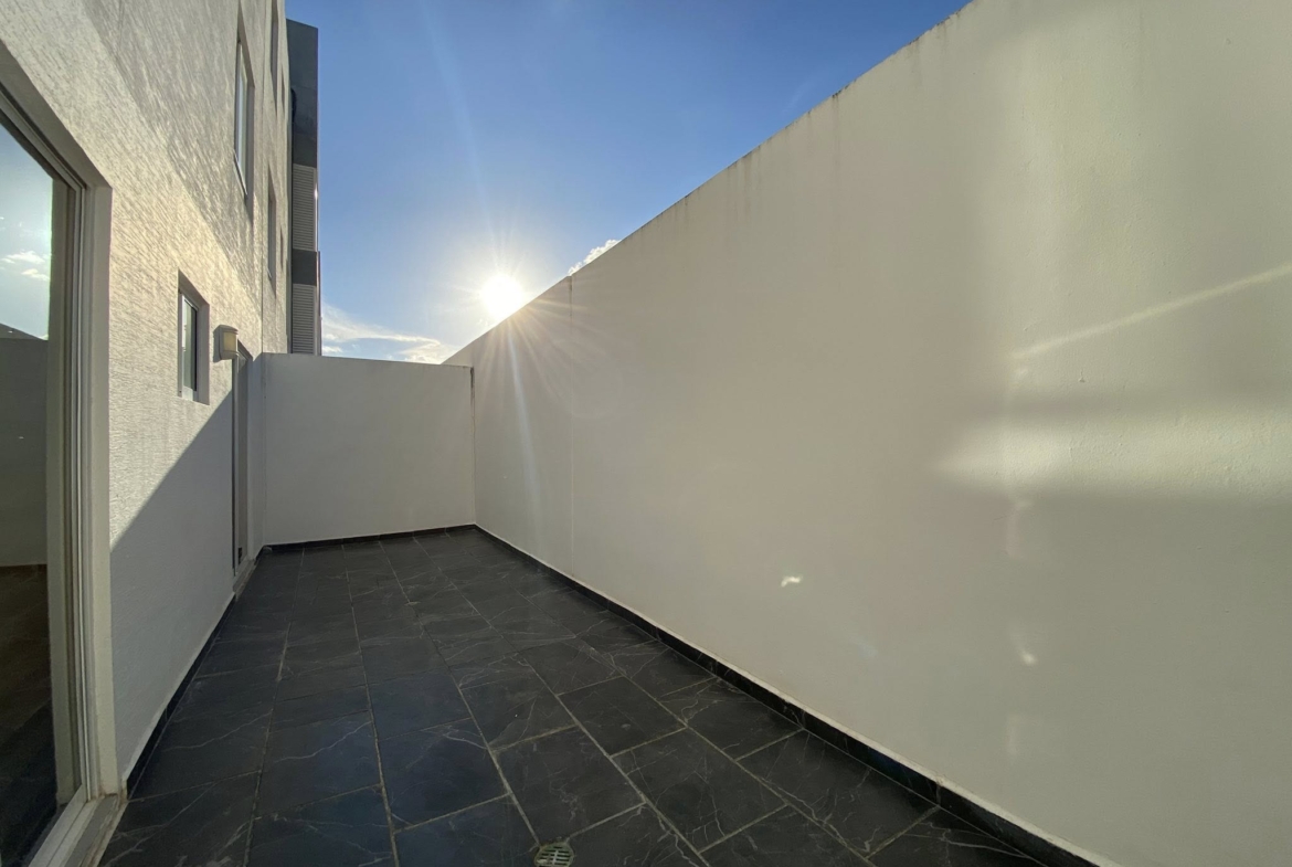 En renta departamento planta baja de 3 recamaras con amenidades en el poligono sur de cancún, en residencial izmal cancun.
