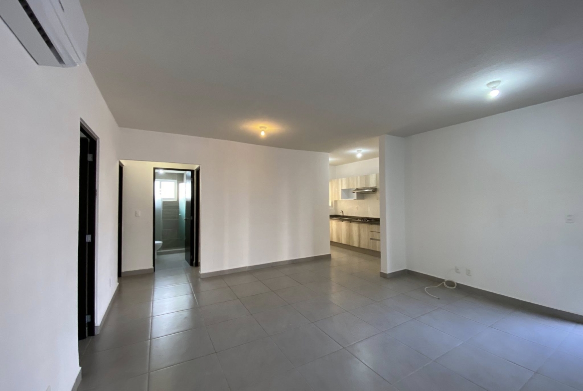 En renta departamento planta baja de 3 recamaras con amenidades en el poligono sur de cancún, en residencial izmal cancun.