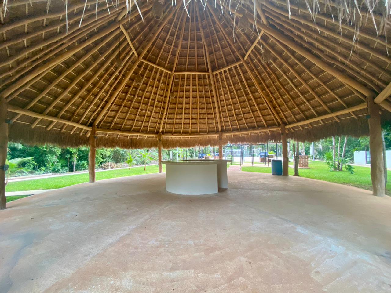 En venta terreno habitacional en residencial con amenidades en Cancún, ideal para un hogar en cancun