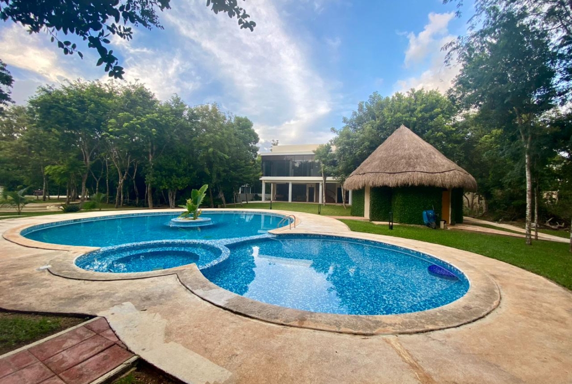 En venta terreno habitacional en residencial con amenidades en Cancún, ideal para un hogar en cancun