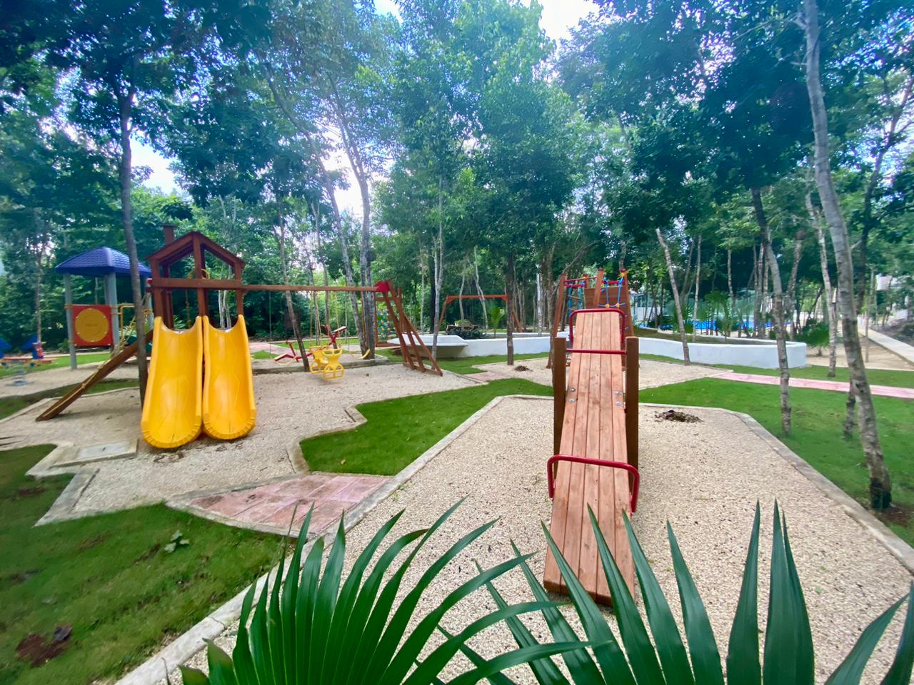 En venta terreno habitacional en residencial con amenidades en Cancún, ideal para un hogar en cancun
