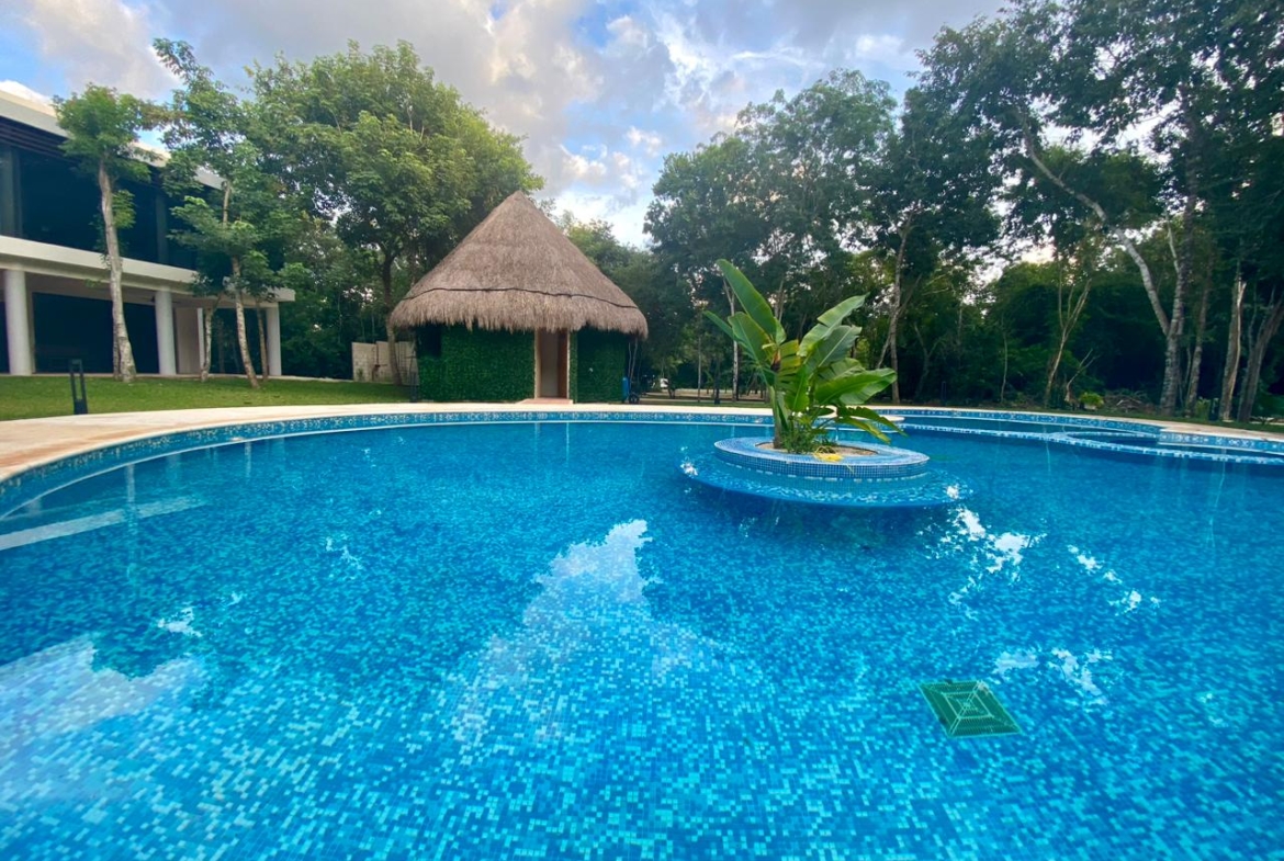 En venta terreno habitacional en residencial con amenidades en Cancún, ideal para un hogar en cancun