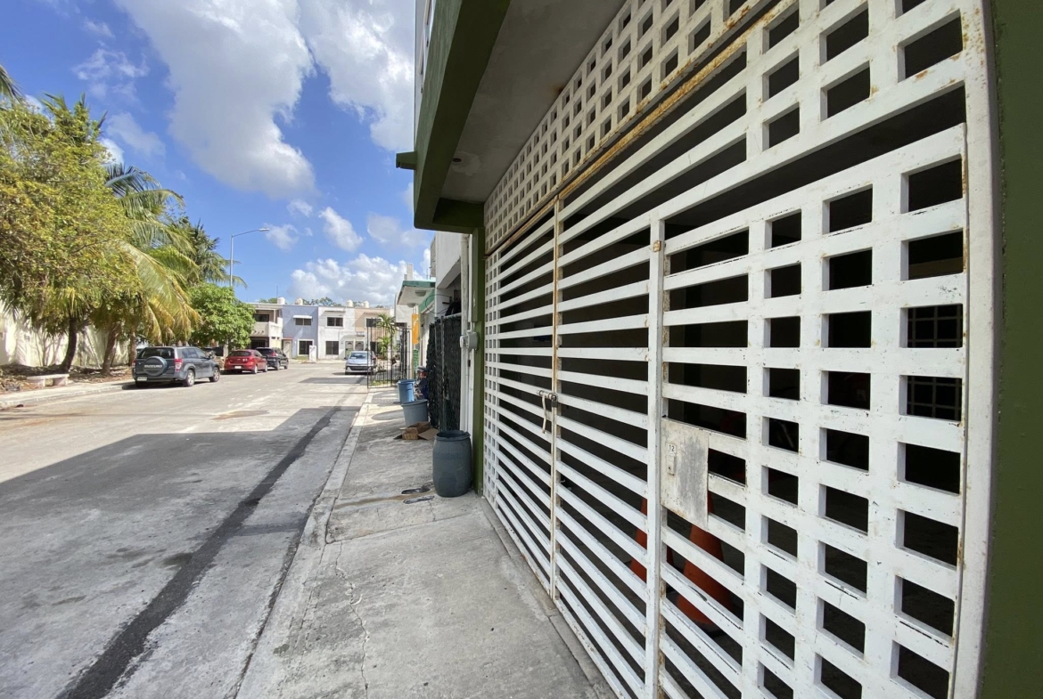 VENTA DE CASA EN ANDALUCIA CANCUN, UBICADA EN EL POLIGONO SUR DE CANCUN