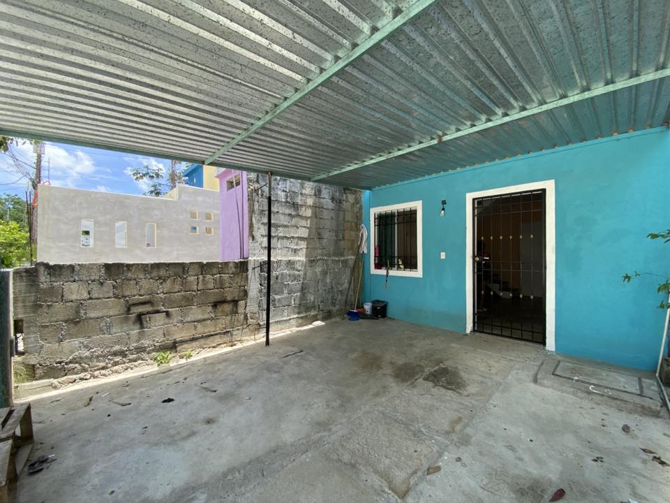 EN VENTA CASA DE 2 RECARAS EN TIERRA MAYA CANCUN, CASA EN ZONA SEGURA IDEAL PARA FAMILIAS CON CREDITO INFONAVIT O BANCARIO