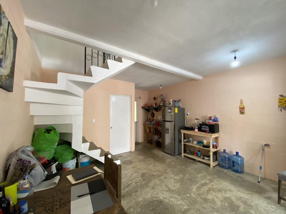EN VENTA CASA DE 2 RECARAS EN TIERRA MAYA CANCUN, CASA EN ZONA SEGURA IDEAL PARA FAMILIAS CON CREDITO INFONAVIT O BANCARIO