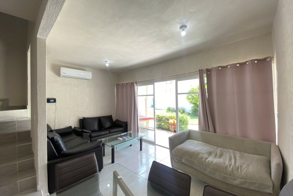 EN RENTA CASA AMUEBLADA EN CANCUN, EN PRIVADA CON ALBERCA Y AMENIDADES EN CANCUN. CASA EN RENTA CON MUEBLES EN CANCUN. CASA AMUEBLADA EN CANCUN