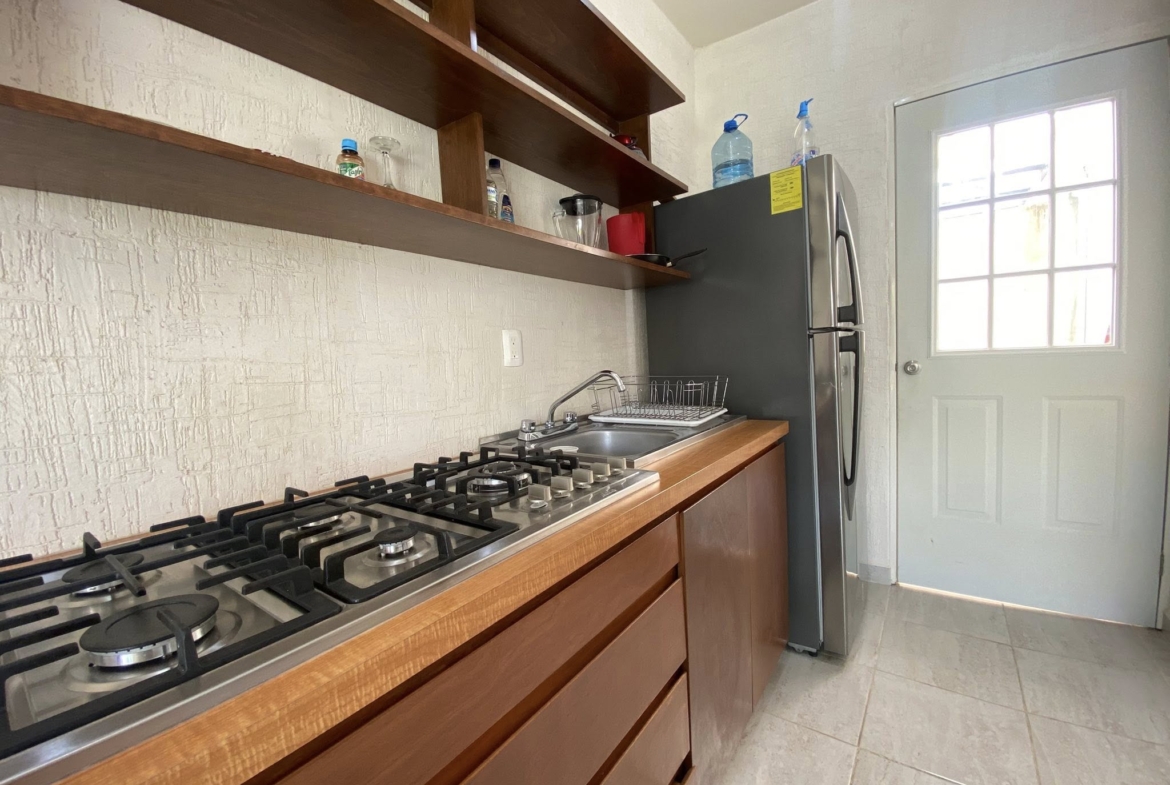 EN RENTA CASA AMUEBLADA EN CANCUN, EN PRIVADA CON ALBERCA Y AMENIDADES EN CANCUN. CASA EN RENTA CON MUEBLES EN CANCUN. CASA AMUEBLADA EN CANCUN