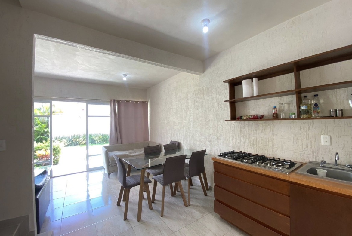 EN RENTA CASA AMUEBLADA EN CANCUN, EN PRIVADA CON ALBERCA Y AMENIDADES EN CANCUN. CASA EN RENTA CON MUEBLES EN CANCUN. CASA AMUEBLADA EN CANCUN