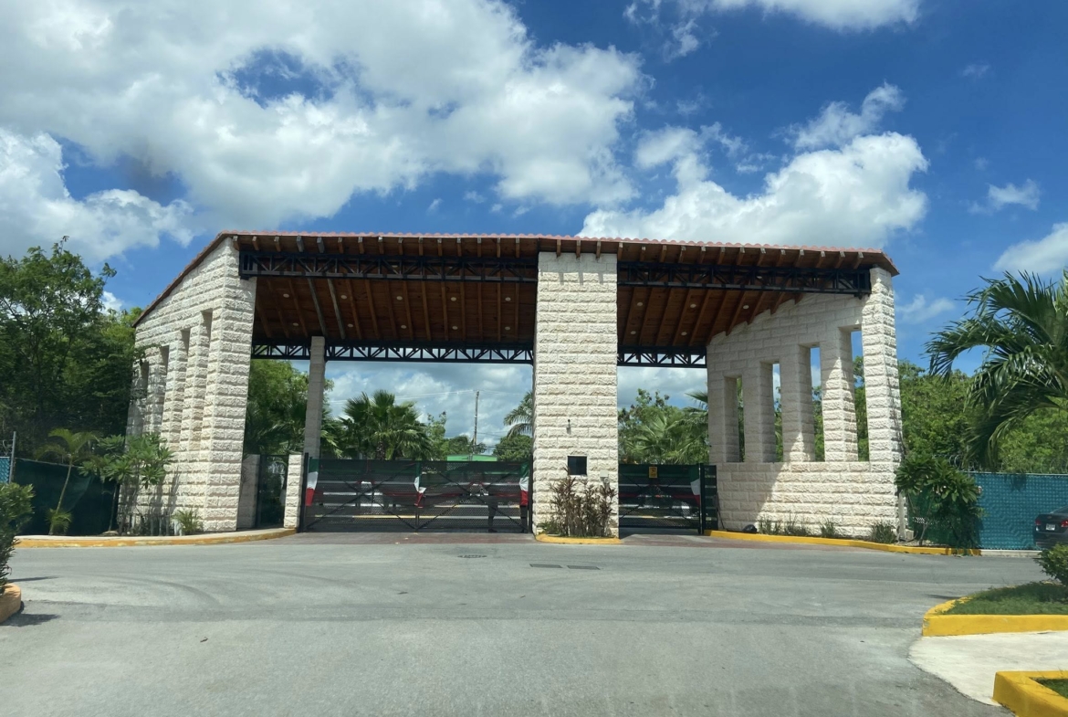 EN RENTA CASA AMUEBLADA EN CANCUN, EN PRIVADA CON ALBERCA Y AMENIDADES EN CANCUN. CASA EN RENTA CON MUEBLES EN CANCUN. CASA AMUEBLADA EN CANCUN