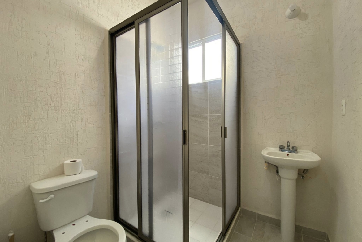 EN RENTA CASA AMUEBLADA EN CANCUN, EN PRIVADA CON ALBERCA Y AMENIDADES EN CANCUN. CASA EN RENTA CON MUEBLES EN CANCUN. CASA AMUEBLADA EN CANCUN