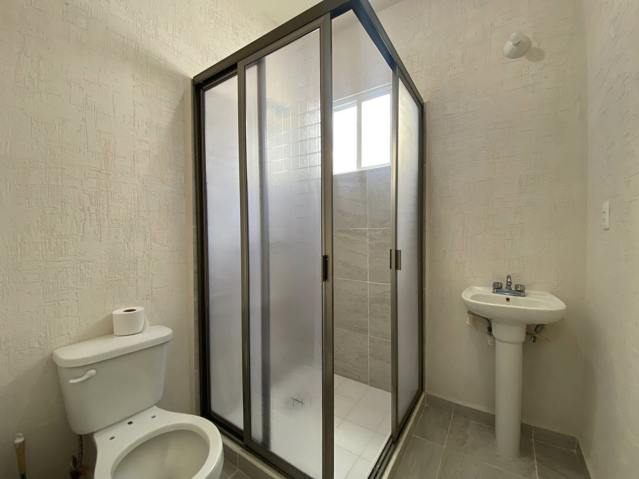 EN RENTA CASA AMUEBLADA EN CANCUN, EN PRIVADA CON ALBERCA Y AMENIDADES EN CANCUN. CASA EN RENTA CON MUEBLES EN CANCUN. CASA AMUEBLADA EN CANCUN