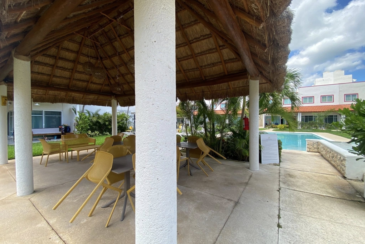 EN RENTA CASA AMUEBLADA EN CANCUN, EN PRIVADA CON ALBERCA Y AMENIDADES EN CANCUN. CASA EN RENTA CON MUEBLES EN CANCUN. CASA AMUEBLADA EN CANCUN