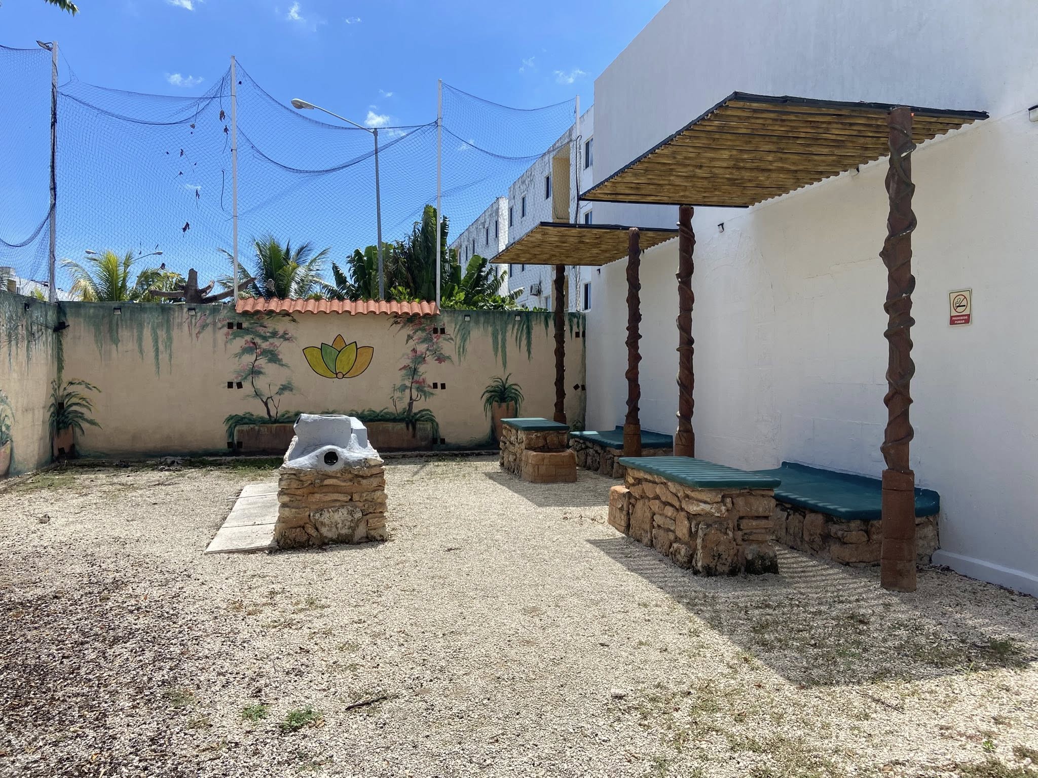 EN RENTA CASA AMUEBLADA EN CANCUN, EN PRIVADA CON ALBERCA Y AMENIDADES EN CANCUN. CASA EN RENTA CON MUEBLES EN CANCUN. CASA AMUEBLADA EN CANCUN