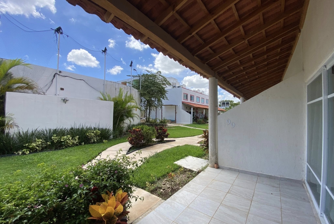 EN RENTA CASA AMUEBLADA EN CANCUN, EN PRIVADA CON ALBERCA Y AMENIDADES EN CANCUN. CASA EN RENTA CON MUEBLES EN CANCUN. CASA AMUEBLADA EN CANCUN