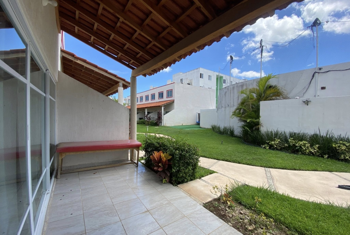 EN RENTA CASA AMUEBLADA EN CANCUN, EN PRIVADA CON ALBERCA Y AMENIDADES EN CANCUN. CASA EN RENTA CON MUEBLES EN CANCUN. CASA AMUEBLADA EN CANCUN