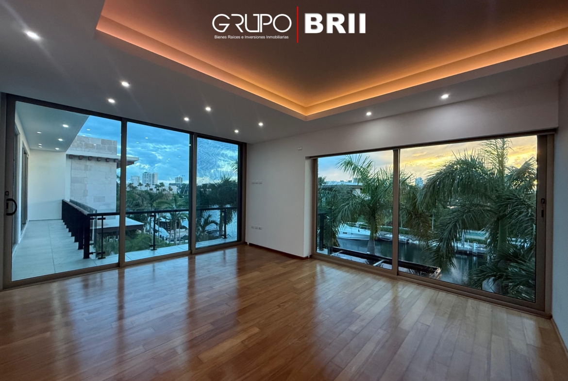 Recámara de una casa en venta en Puerto Cancún