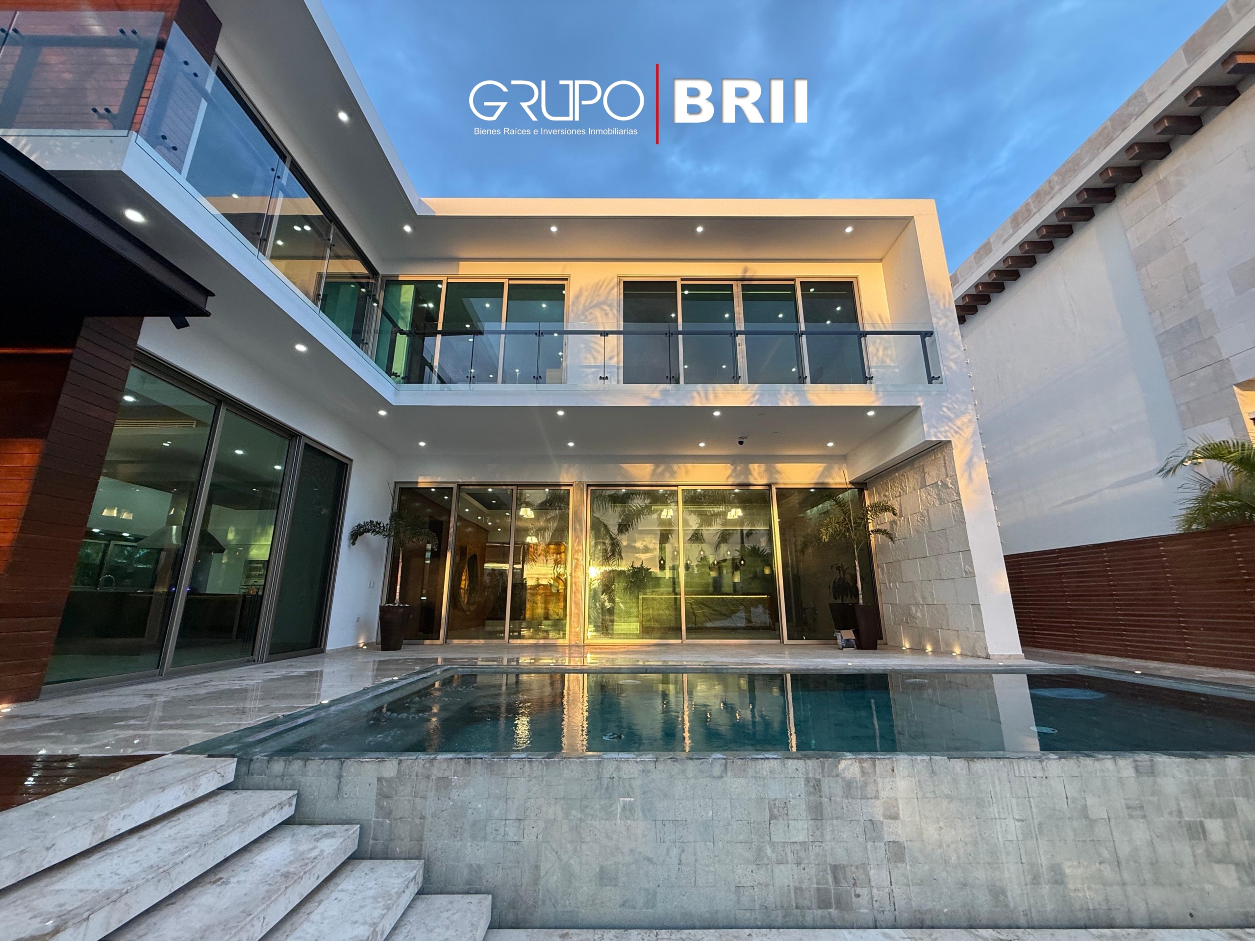 Área social de una Villa de lujo en Puerto Cancún