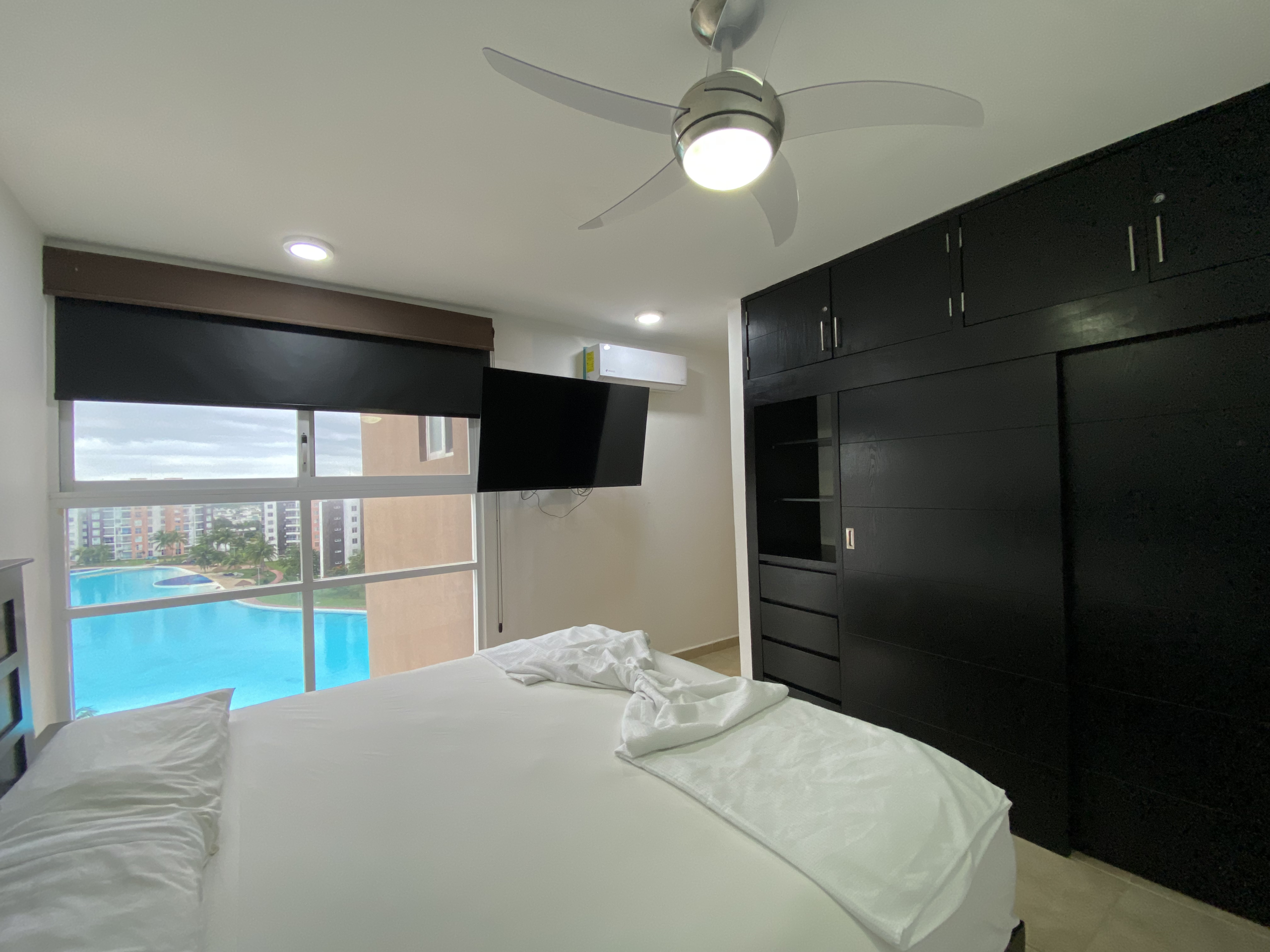 Recámara principal del departamento en venta en Dream Lagoons, Cancún