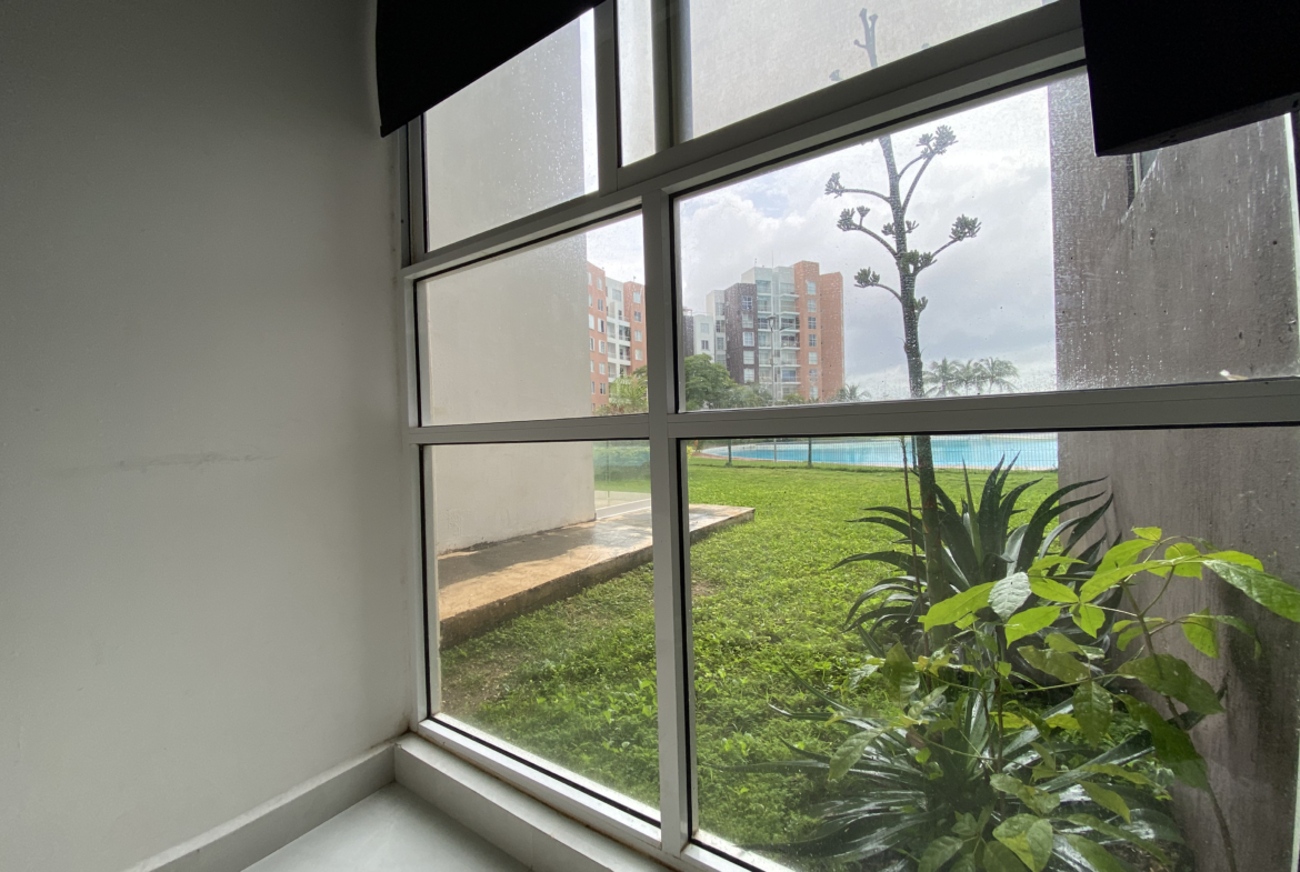 Ventana de la recámara principal de un departamento en Dream Lagoons Cancún