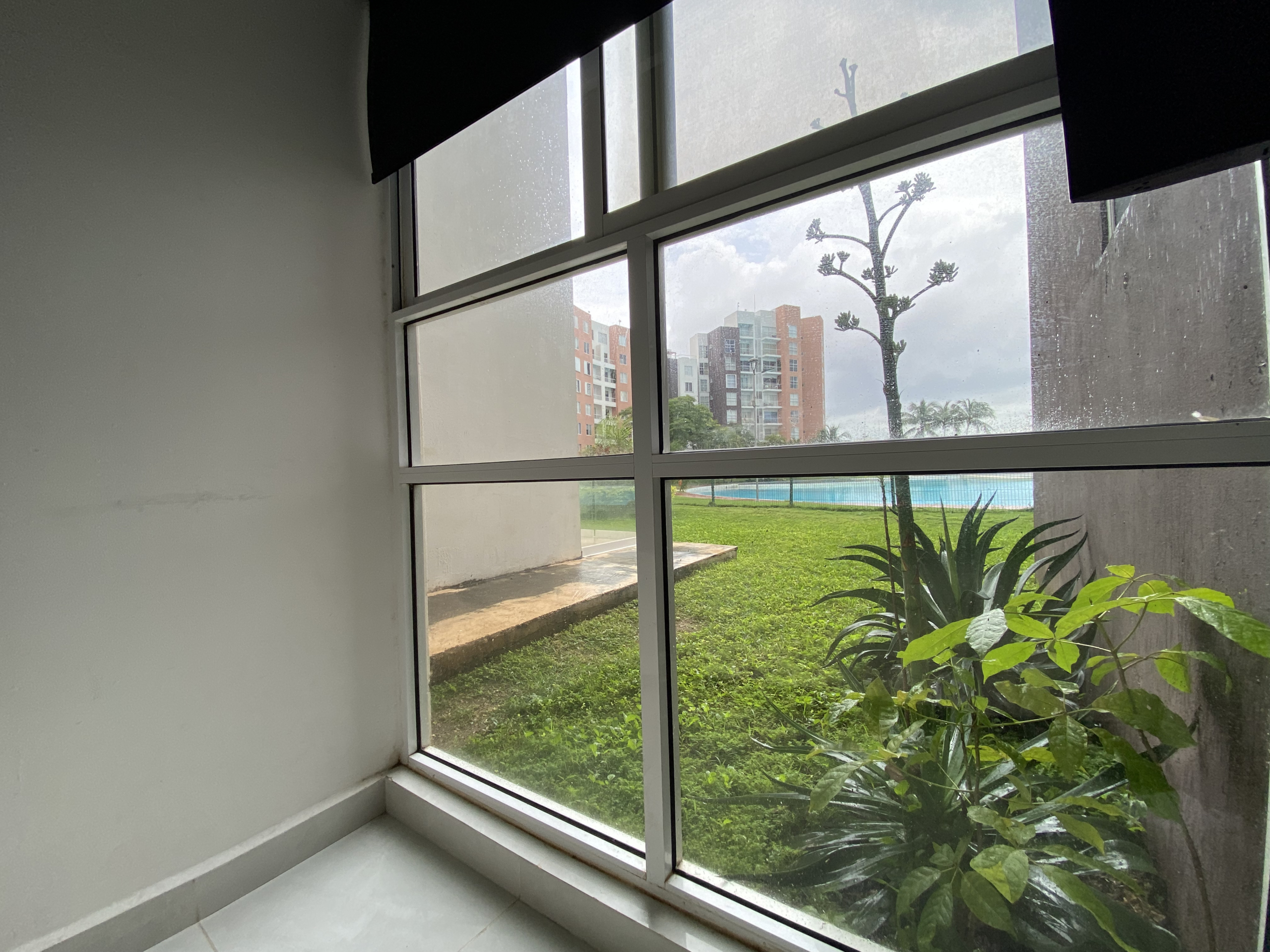 Ventana de la recámara principal de un departamento en Dream Lagoons Cancún