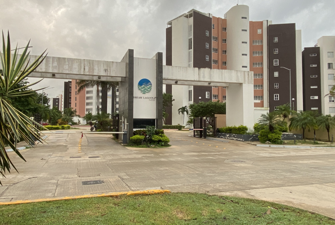 Acceso principal de Dream Lagoons Cancún