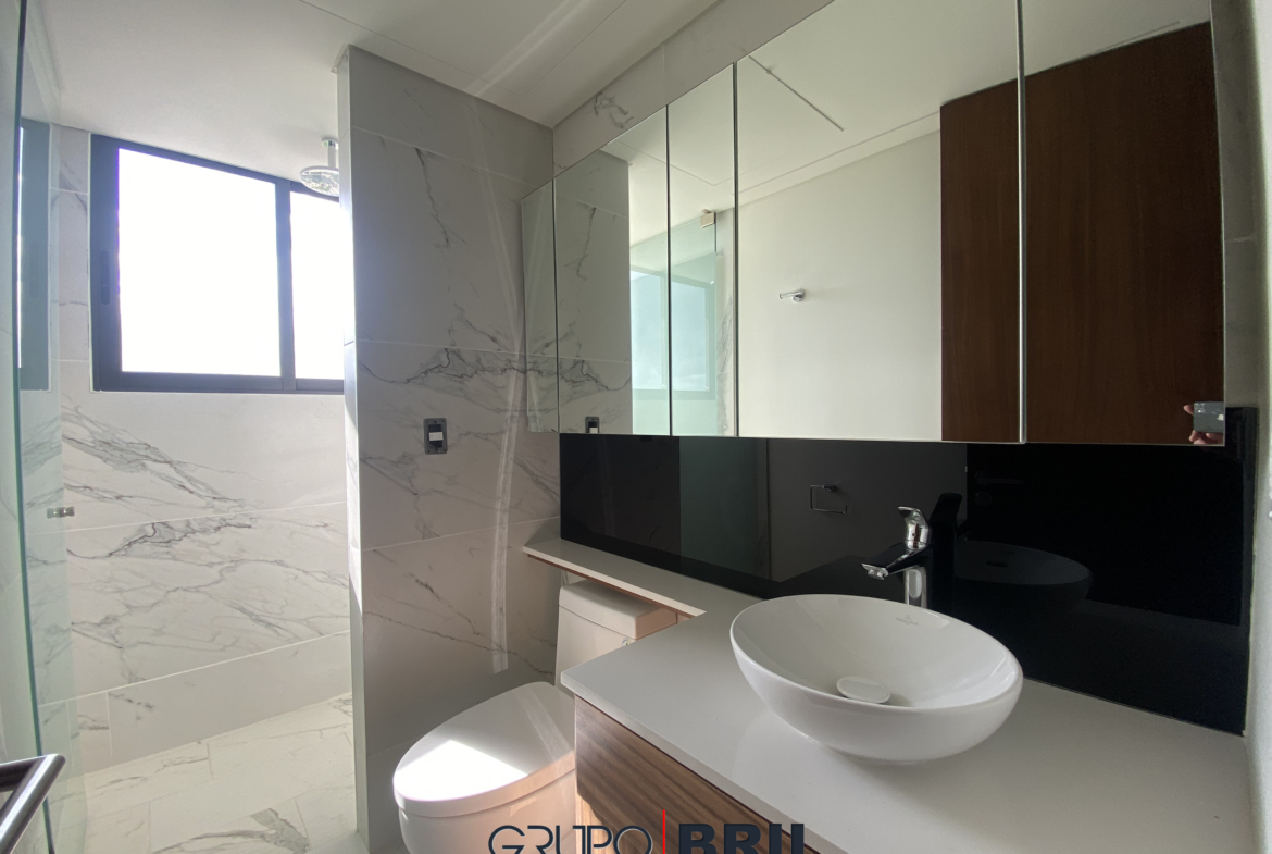 Baño social del departamento en venta en Woha Puerto Cancún