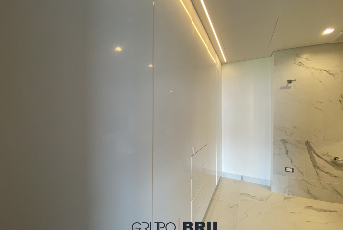 Vestidor de un depaertamento en Woha Puerto Cancún