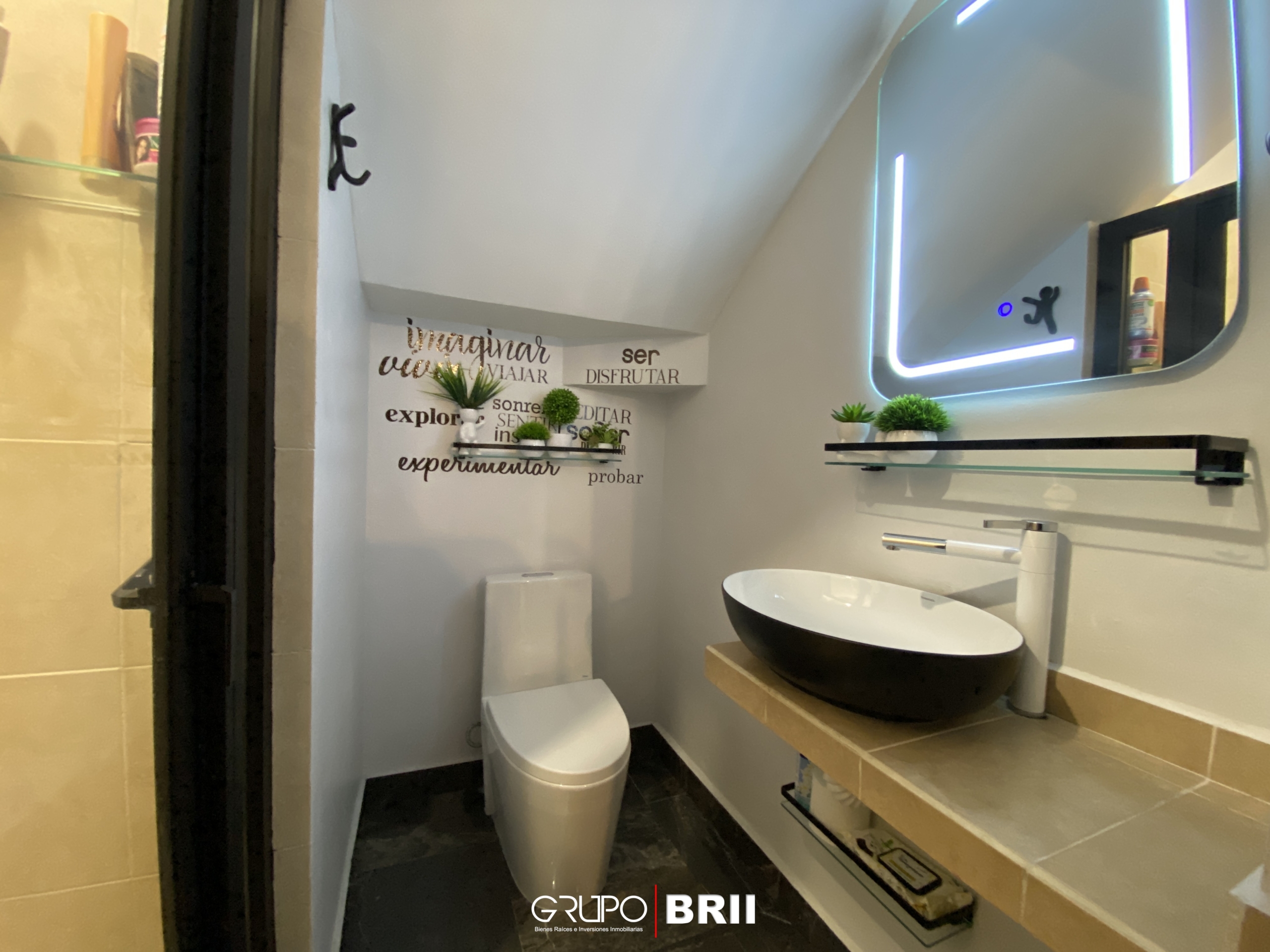 EN VENTA CASA EN CANCÚN. QUINTAS ALMENA. 3 RECÁMARAS. OPORTUNIDAD EN VENTA CANCÚN. OPORTUNIDAD DE INVERSIÓN. BAÑO COMPLETO EN PLANTA BAJA