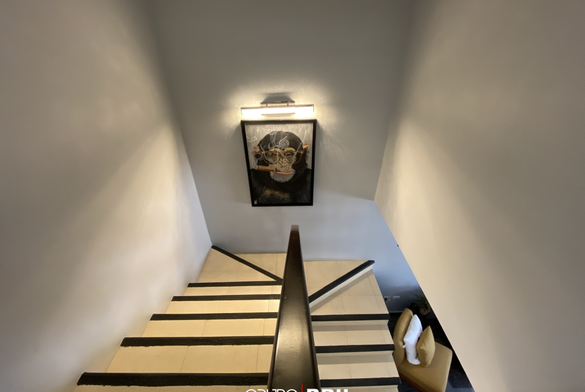 EN VENTA CASA EN CANCÚN. QUINTAS ALMENA. 3 RECÁMARAS. OPORTUNIDAD EN VENTA CANCÚN. OPORTUNIDAD DE INVERSIÓN. ESCALERAS DE GRAN TAMAÑO