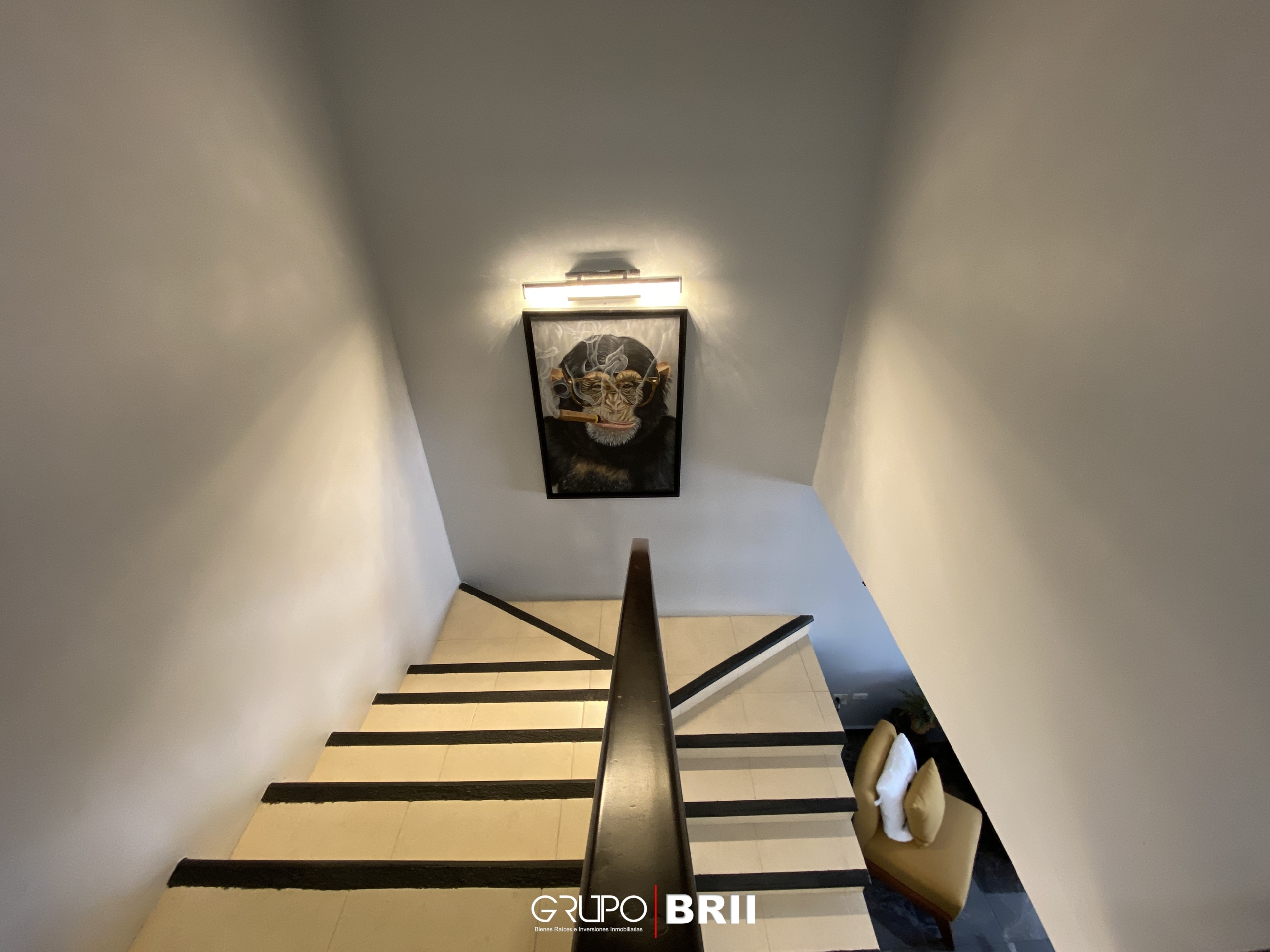 EN VENTA CASA EN CANCÚN. QUINTAS ALMENA. 3 RECÁMARAS. OPORTUNIDAD EN VENTA CANCÚN. OPORTUNIDAD DE INVERSIÓN. ESCALERAS DE GRAN TAMAÑO