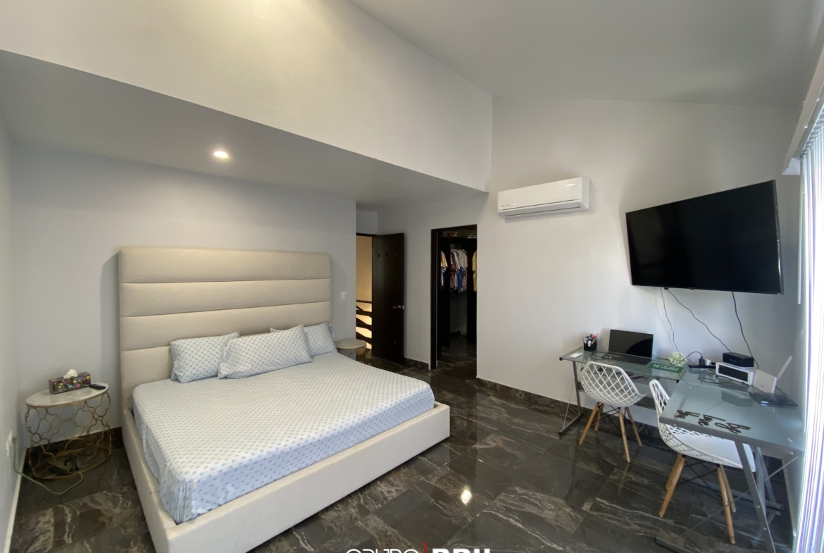 EN VENTA CASA EN CANCÚN. QUINTAS ALMENA. 3 RECÁMARAS. OPORTUNIDAD EN VENTA CANCÚN. OPORTUNIDAD DE INVERSIÓN. RECÁMARA PRINCIPAL DE GRAN TAMAÑO