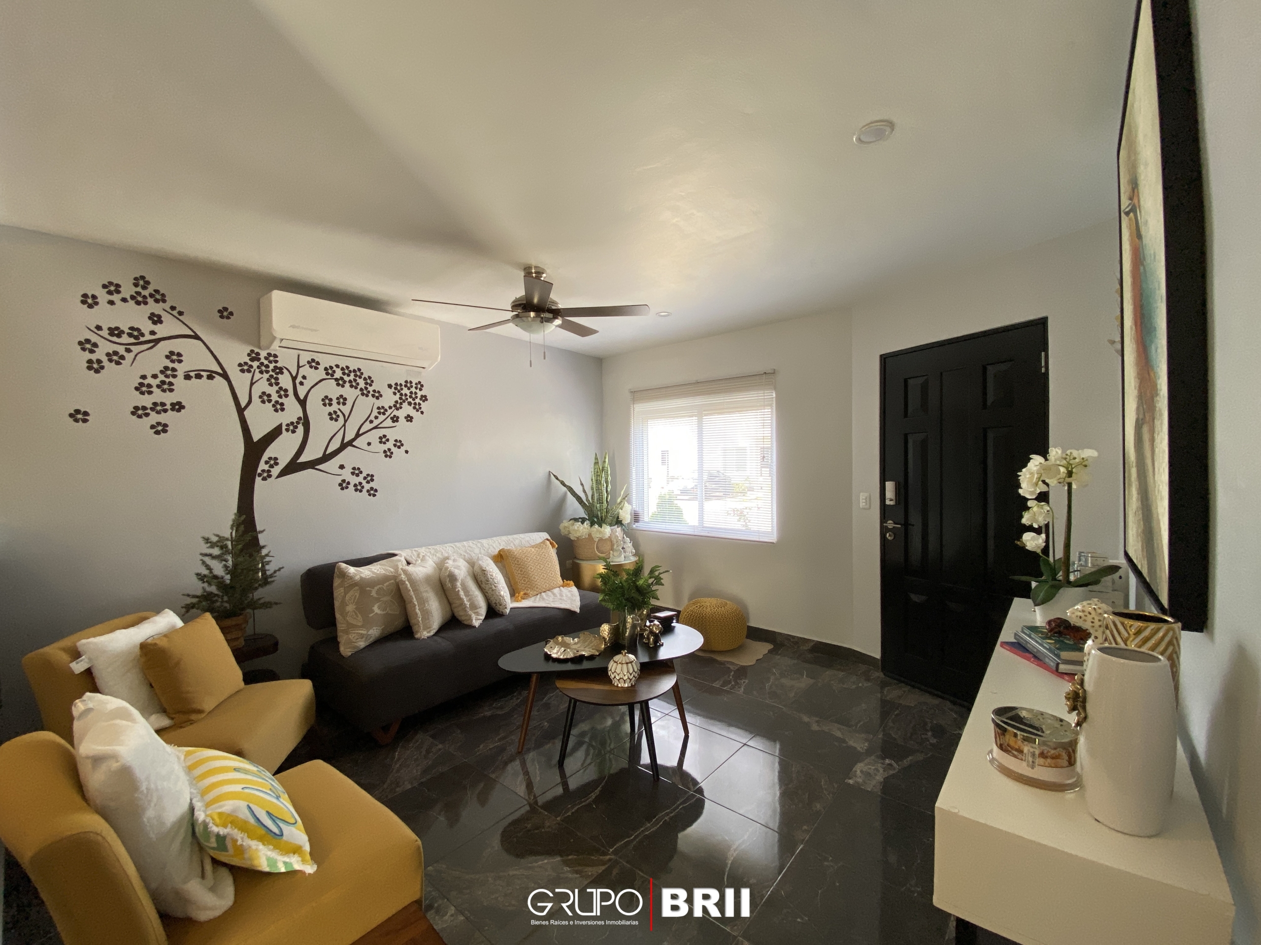 EN VENTA CASA EN CANCÚN. QUINTAS ALMENA. 3 RECÁMARAS. OPORTUNIDAD EN VENTA CANCÚN. OPORTUNIDAD DE INVERSIÓN. SALA DE LA CASA EN VENTA