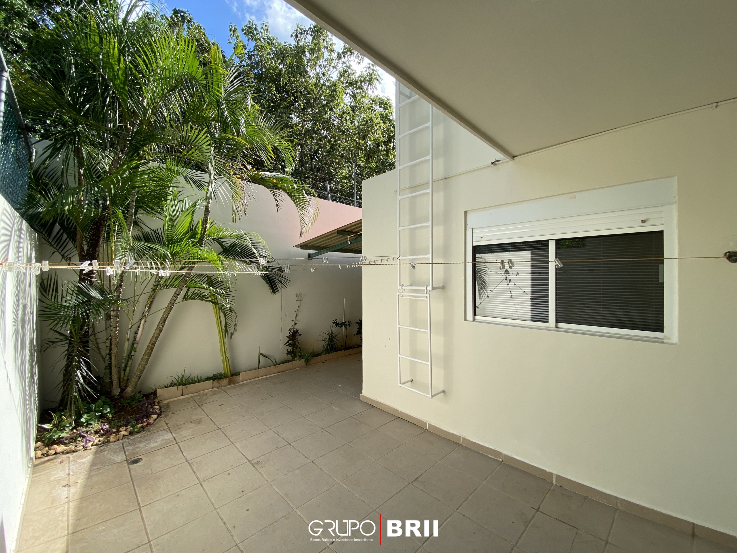 EN VENTA CASA EN CANCÚN. QUINTAS ALMENA. 3 RECÁMARAS. OPORTUNIDAD EN VENTA CANCÚN. OPORTUNIDAD DE INVERSIÓN. TERRAZA CON LOSA