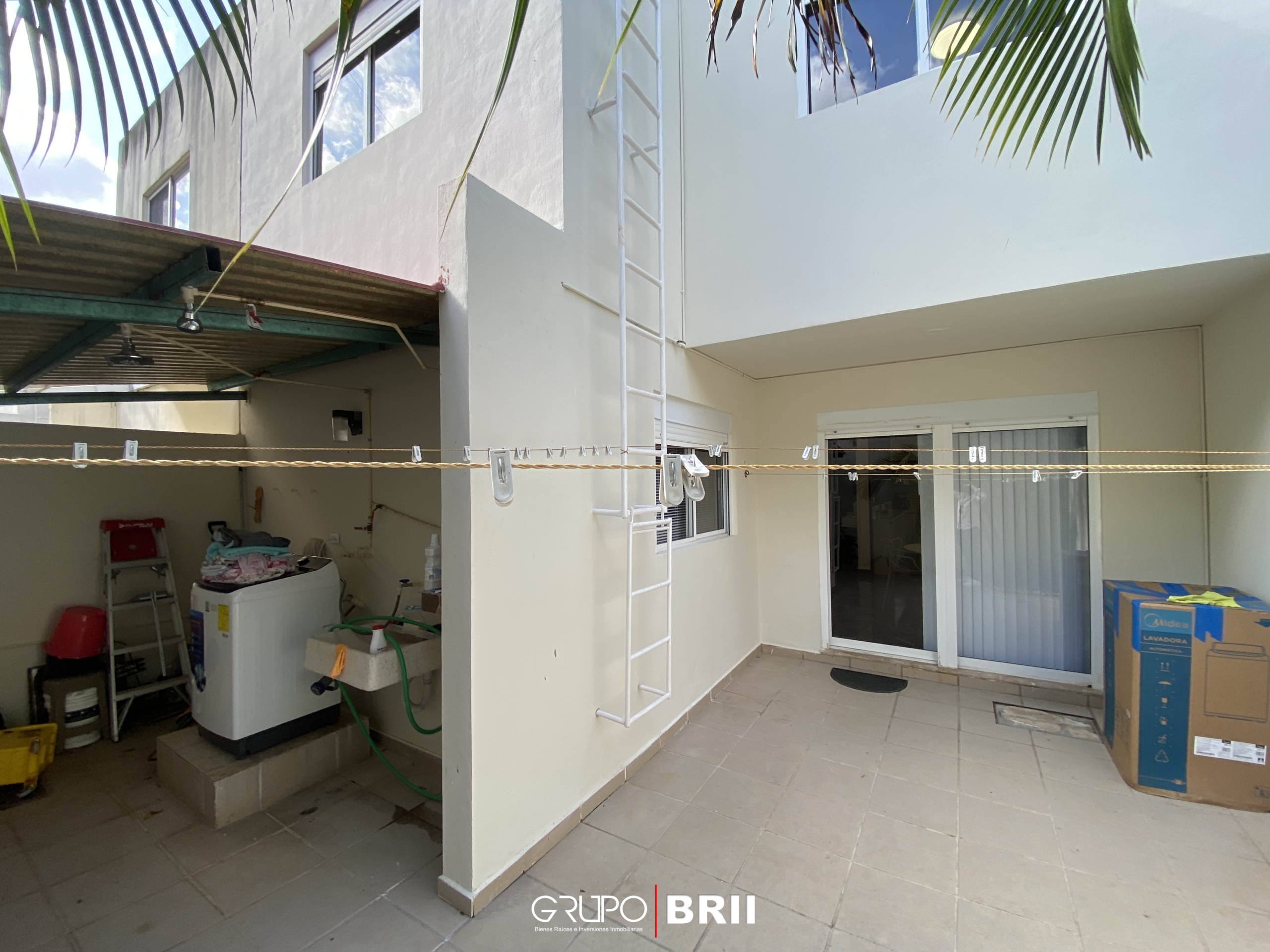 EN VENTA CASA EN CANCÚN. QUINTAS ALMENA. 3 RECÁMARAS. OPORTUNIDAD EN VENTA CANCÚN. OPORTUNIDAD DE INVERSIÓN. ÁREA DE LAVADO CON TERRAZA