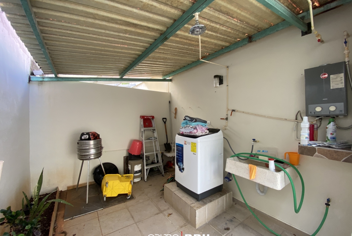 EN VENTA CASA EN CANCÚN. QUINTAS ALMENA. 3 RECÁMARAS. OPORTUNIDAD EN VENTA CANCÚN. OPORTUNIDAD DE INVERSIÓN. ÁREA DE LAVADO TECHADO