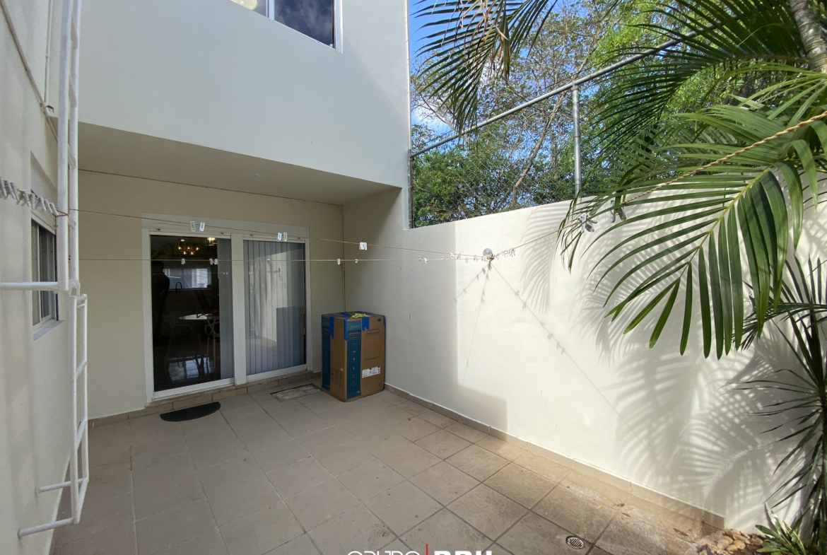 EN VENTA CASA EN CANCÚN. QUINTAS ALMENA. 3 RECÁMARAS. OPORTUNIDAD EN VENTA CANCÚN. OPORTUNIDAD DE INVERSIÓN. TERRAZA Y VISTA AL COMEDOR