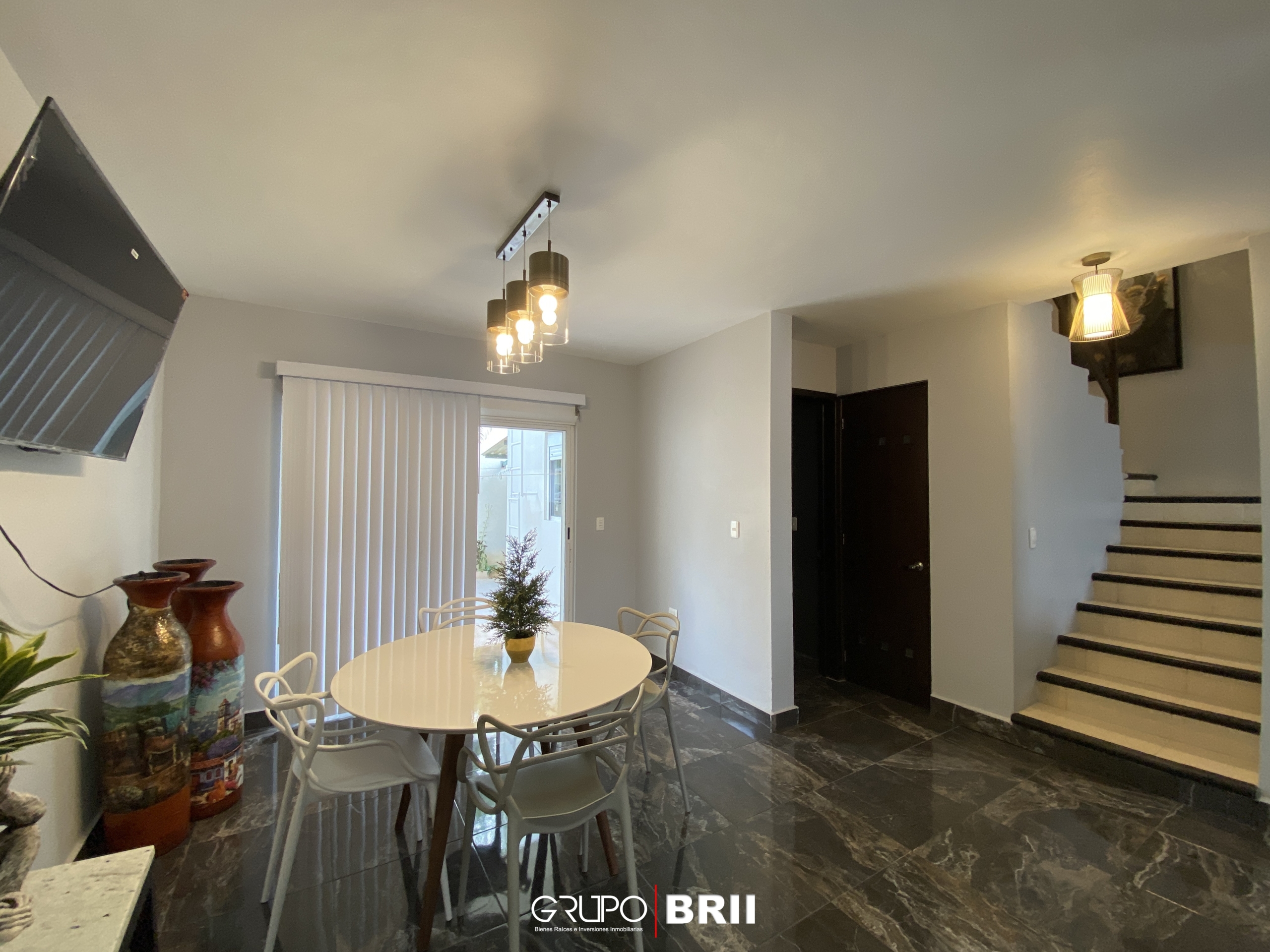 EN VENTA CASA EN CANCÚN. QUINTAS ALMENA. 3 RECÁMARAS. OPORTUNIDAD EN VENTA CANCÚN. OPORTUNIDAD DE INVERSIÓN. COMEDOR