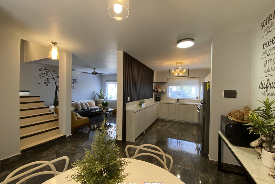 EN VENTA CASA EN CANCÚN. QUINTAS ALMENA. 3 RECÁMARAS. OPORTUNIDAD EN VENTA CANCÚN. OPORTUNIDAD DE INVERSIÓN. COMEDOR, SALA Y COCINA