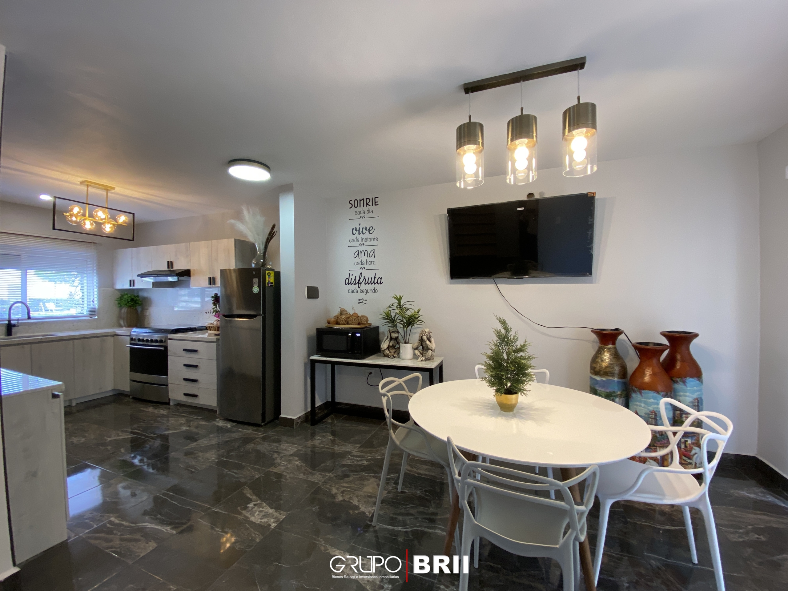 EN VENTA CASA EN CANCÚN. QUINTAS ALMENA. 3 RECÁMARAS. OPORTUNIDAD EN VENTA CANCÚN. OPORTUNIDAD DE INVERSIÓN. COCINA Y COMEDOR