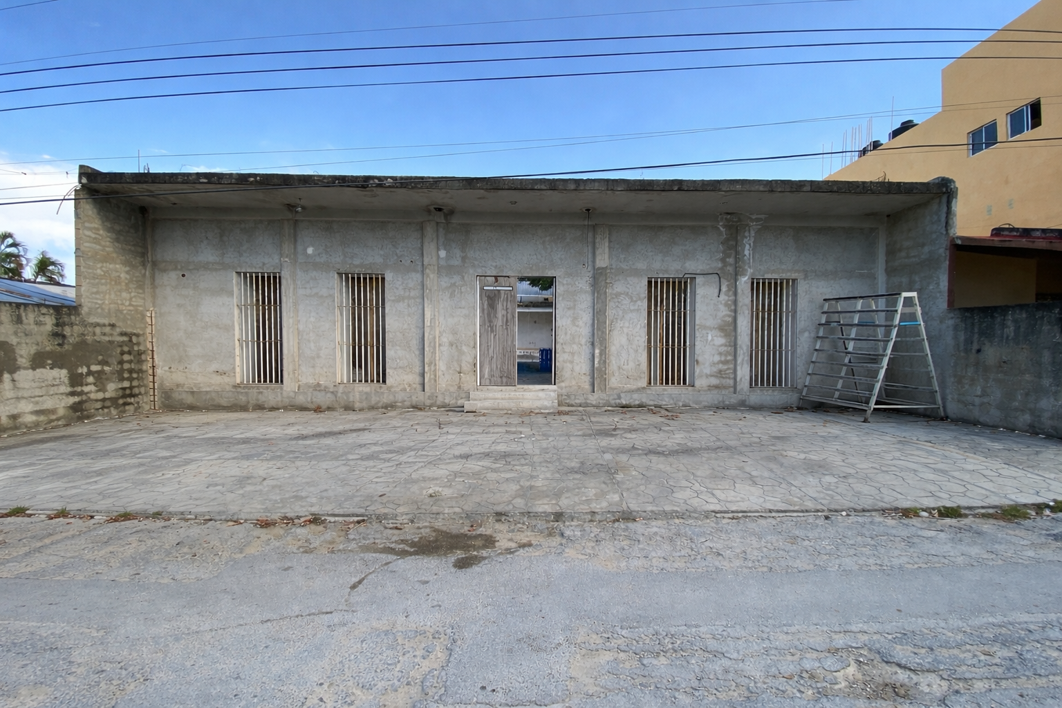 PROPIEDAD COMERCIAL EN VENTA EN CANCÚN. FACHADA DE LA PROPIEDAD