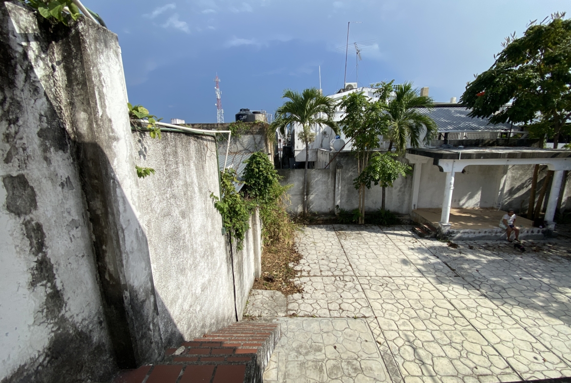 PROPIEDAD COMERCIAL EN VENTA EN CANCÚN. VISTA DESDE LA OFICINA