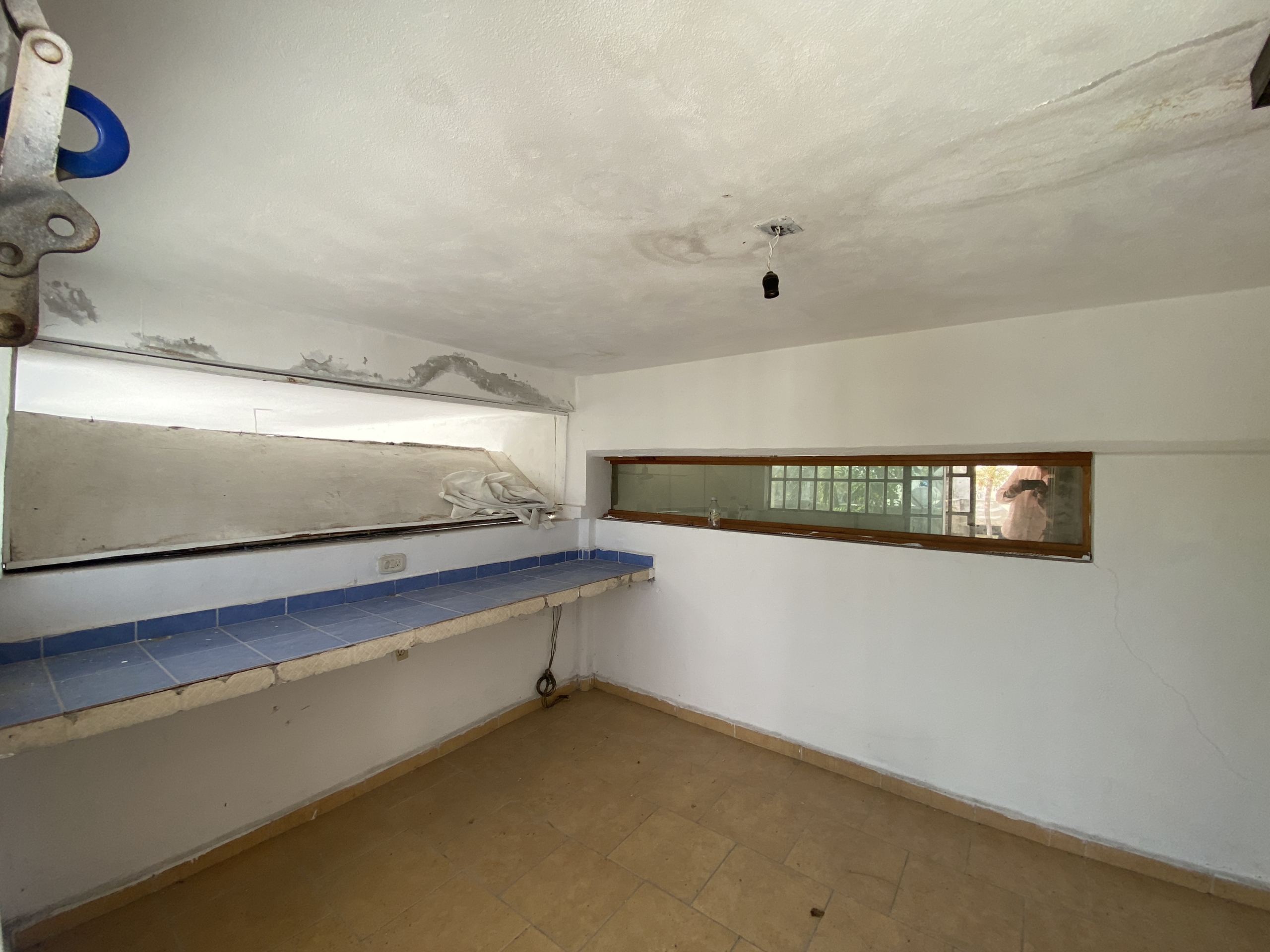 PROPIEDAD COMERCIAL EN VENTA EN CANCÚN. INTERIOR OFICINA