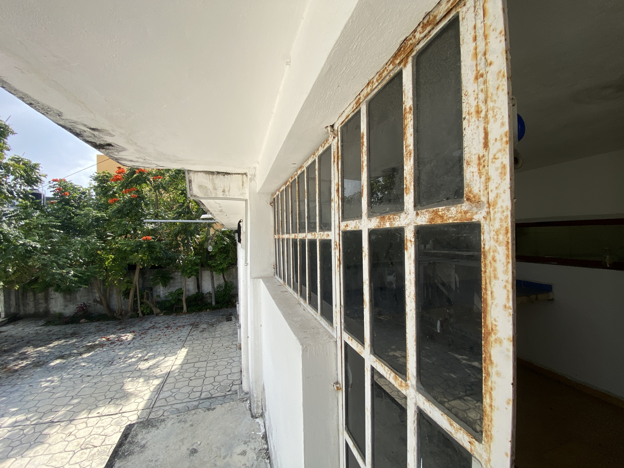 PROPIEDAD COMERCIAL EN VENTA EN CANCÚN. VISTA OFICINA